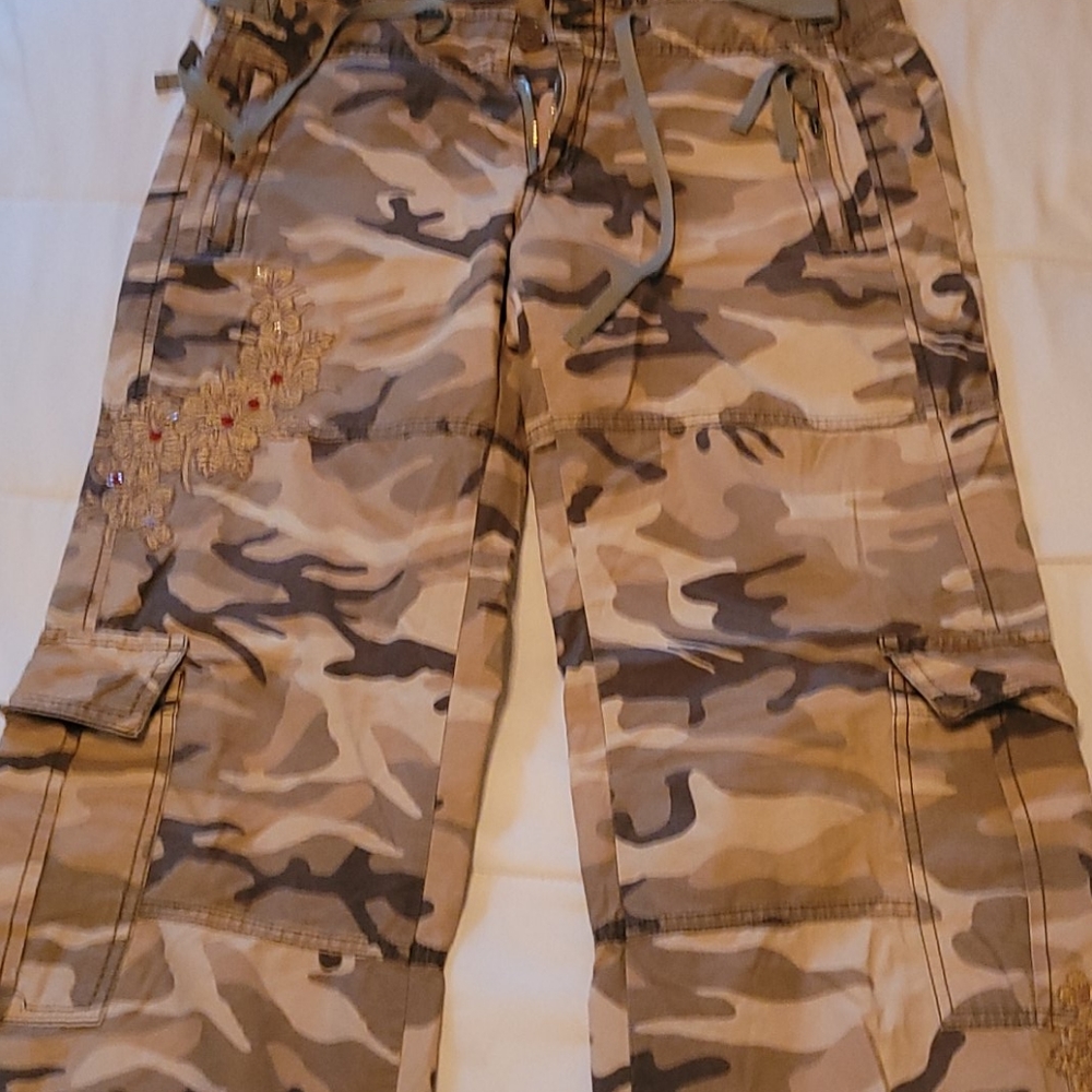 Miss Me Camo cargo M